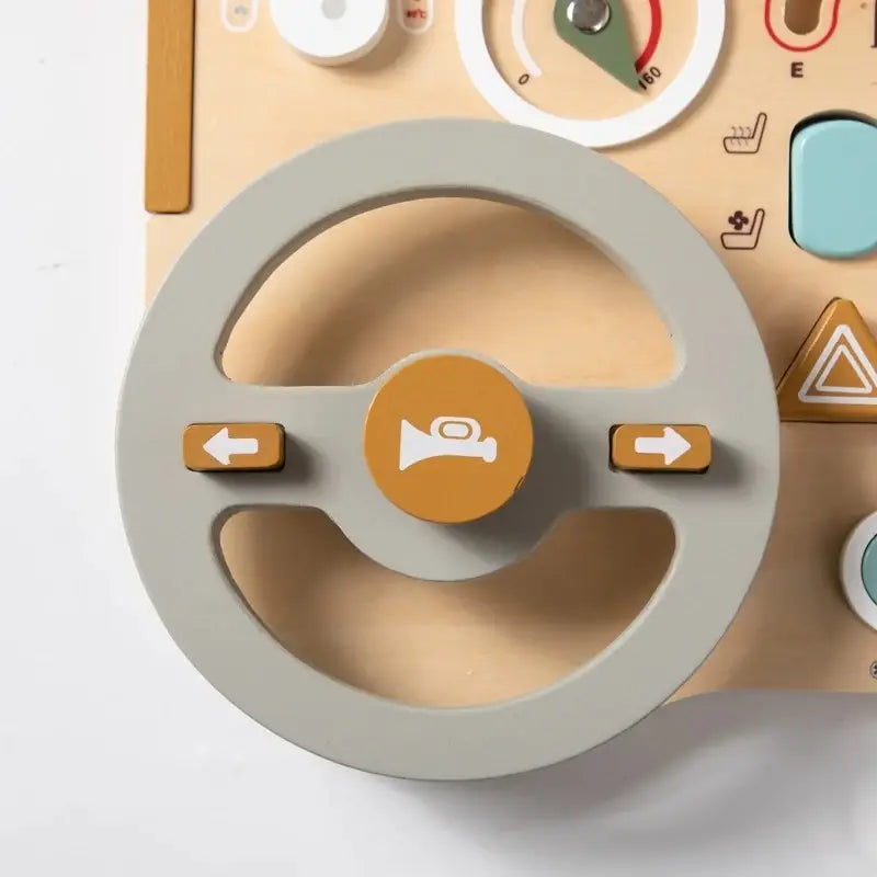 Planche d'activité montessori voiture avec klaxon et levier de vitesse