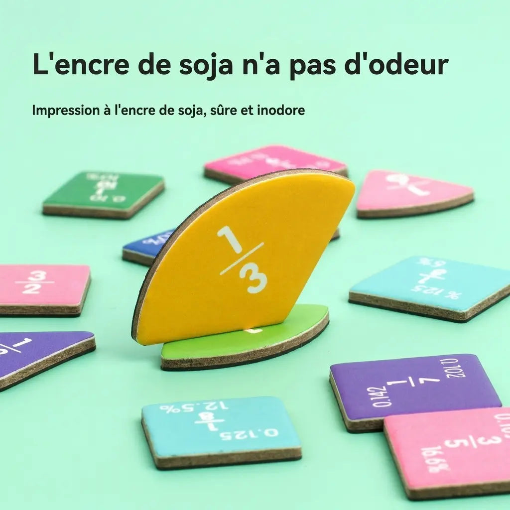 Pièces colorées du jeu mathématique Fracti’Malin™, avec un tiers jaune au premier plan et des fractions sur les rectangles.