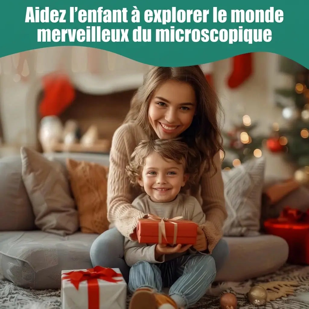 Visuel cadeau pour microscope enfant : un enfant et une adulte tiennent un paquet cadeau dans un décor de Noël.