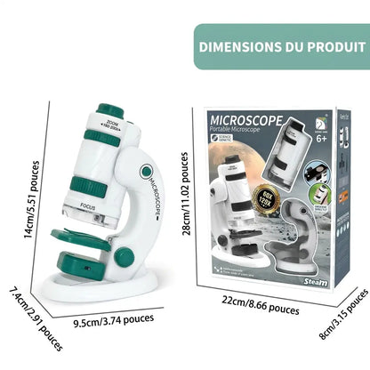 Dimensions du microscope enfant MicroLab sur support : environ 14 × 9,5 × 7,4 cm, avec son emballage présenté à côté.