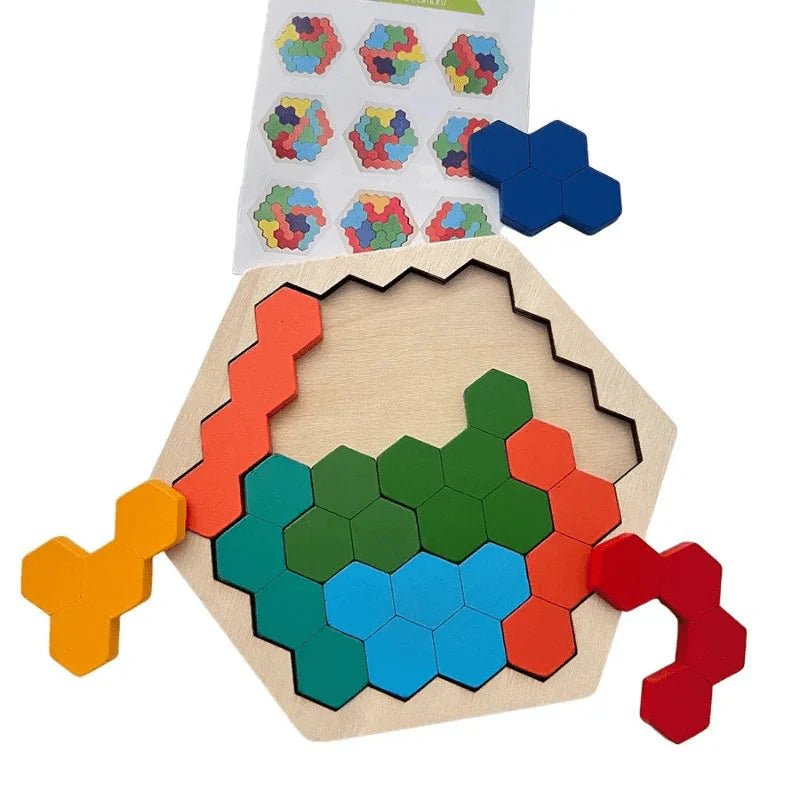 Tangram Montessori en bois LogiWood avec pieces colorées et modeles à reproduire