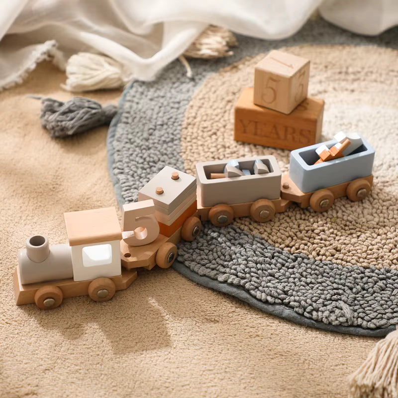 Train en bois d'anniversaire avec blocs numérotés Anniv'Loco - Petit Curio